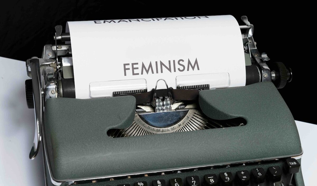 Appunti femministi, il viaggio di De Nardis tra saggio e autobiografia critica